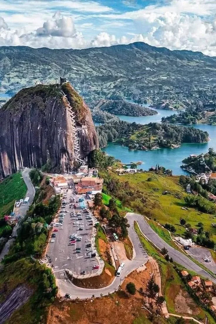 Foto 2 del tour privado a Guatapé y la Piedra del Peñol